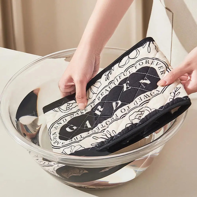 Anti-Scald Gloves Heat-Resistant Extra Long Cooking Gloves Anti-Scald Gloves Long-Lasting Design For Cooking Enthusiasts